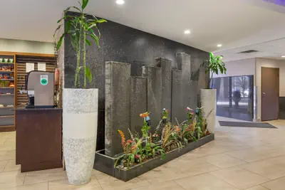Photo 5 - Radisson Hotel Southfield-Detroit