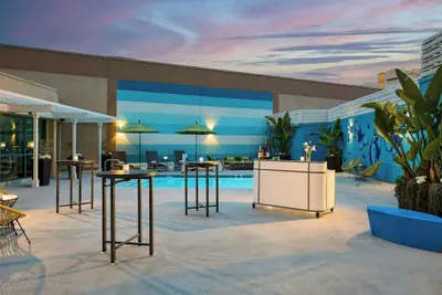 Photo 3 - Renaissance Los Angeles Airport Hotel