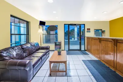 Photo 3 - Days Inn by Wyndham McAllen