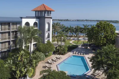 Photo 2 - Courtyard by Marriott Bradenton Sarasota Riverfront