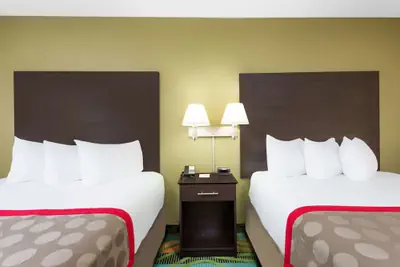 Photo 5 - Ramada by Wyndham Vandalia