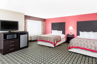 Photo 3 - Ramada by Wyndham Vandalia