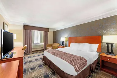Photo 4 - Best Western The Inn At Rochester Airport