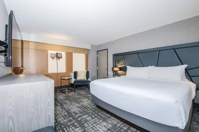 Photo 3 - Crowne Plaza Providence-Warwick Airport by IHG