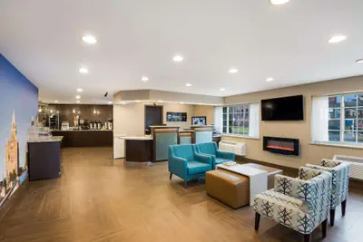 Photo 3 - Clarion Pointe Downtown