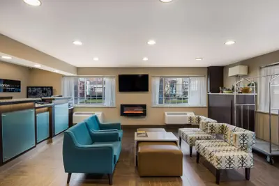 Photo 5 - Clarion Pointe Downtown