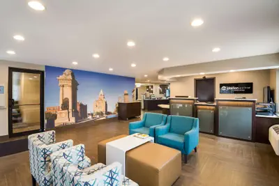 Photo 4 - Clarion Pointe Downtown