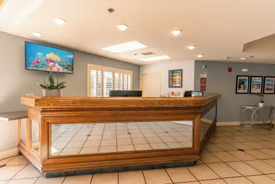 Photo 3 - Governors Inn Hotel