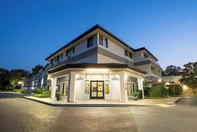 Photo 2 - Governors Inn Hotel