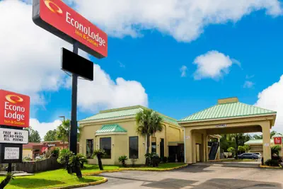 Photo 2 - Econo Lodge Inn & Suites Gulfport Airport