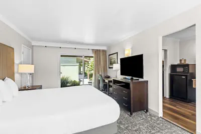 Photo 4 - Best Western Garden Inn