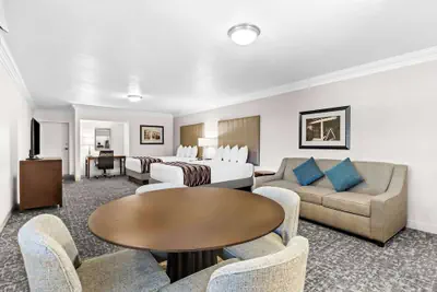 Photo 5 - Best Western Garden Inn