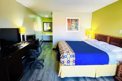 Photo 5 - Newnan Lodge