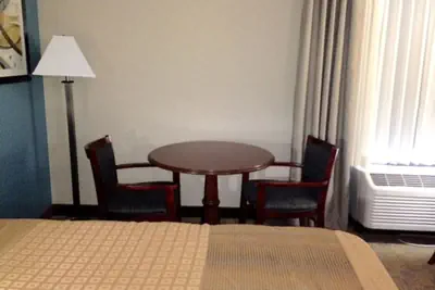 Photo 5 - Days Inn by Wyndham Englewood Dayton Airport