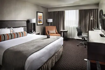 Photo 5 - Crowne Plaza Phoenix Airport - PHX by IHG