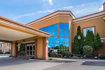 Photo 2 - Quality Inn & Suites Albany Airport