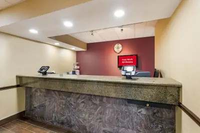 Photo 5 - Red Roof Inn & Suites Columbus - West Broad