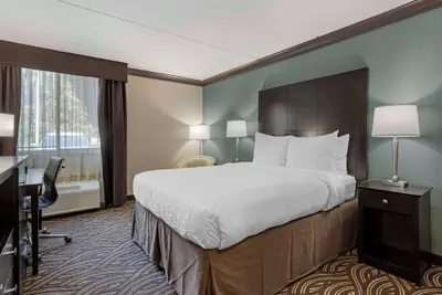 Photo 4 - Kingston Regency Inn