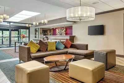 Photo 3 - Best Western Plus Kingston Hotel And Conference Center