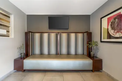 Photo 5 - Best Western Plus Pavilions