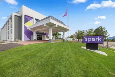 Photo 2 - Spark by Hilton Colorado Springs I 25 Central