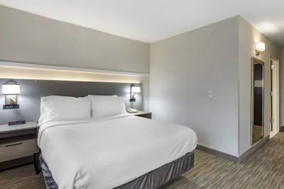 Photo 3 - Comfort Inn Paramus - Hackensack