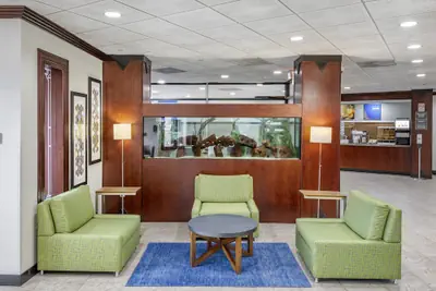 Photo 2 - Comfort Inn Paramus - Hackensack