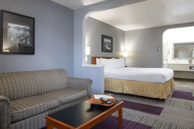 Photo 4 - Atherton Park Inn & Suites