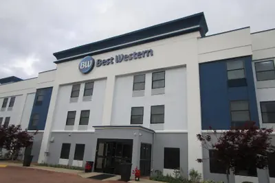 Photo 2 - Best Western St. Louis Fairview Heights