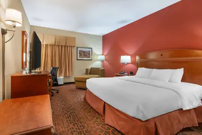 Photo 4 - Best Western St. Louis Fairview Heights
