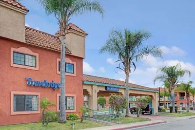 Photo 2 - Travelodge by Wyndham Lynwood