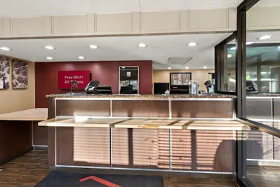 Photo 3 - Red Roof Inn Cleveland - Independence