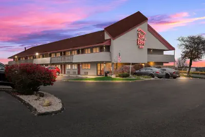 Photo 2 - Red Roof Inn Cleveland - Independence