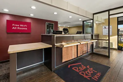 Photo 4 - Red Roof Inn Cleveland - Independence