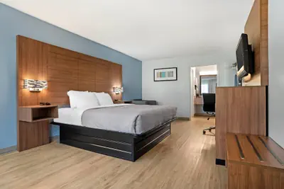 Photo 4 - Quality Inn & Suites near Lake Eufaula
