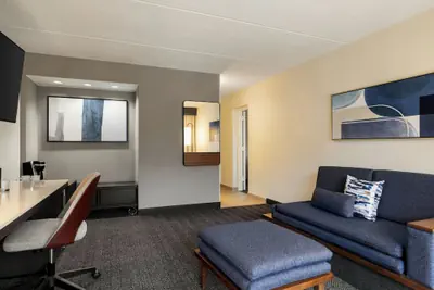 Photo 2 - Courtyard by Marriott Atlanta Northlake