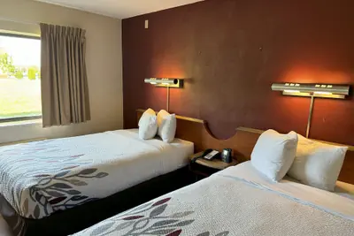 Photo 4 - Sycamore Suites
