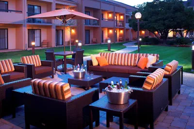 Photo 2 - Courtyard by Marriott Chicago Arlington Heights / South