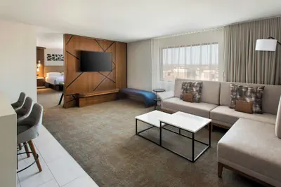 Photo 5 - Marriott Springfield Downtown