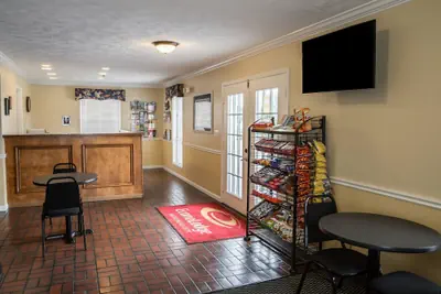 Photo 3 - Econo Lodge Crystal Coast