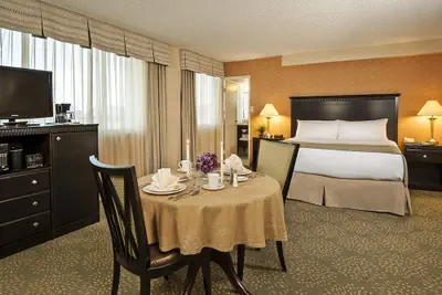 Photo 3 - Holiday Inn Alexandria at Carlyle by IHG