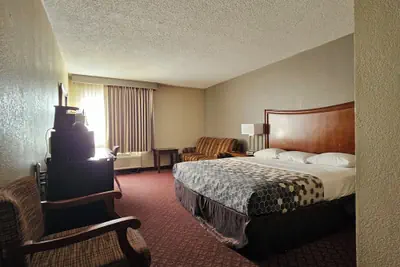 Photo 5 - Greenstay Hotel Joplin Missouri