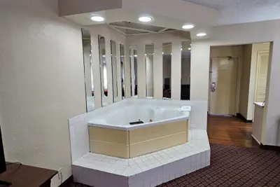 Photo 4 - Greenstay Hotel Joplin Missouri