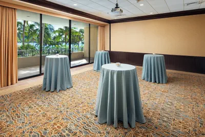 Photo 4 - Sheraton Waikiki Beach Resort