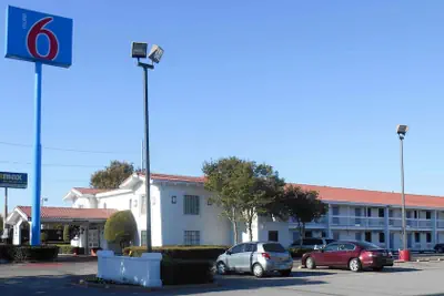 Photo 2 - Motel 6 Garland, TX - Northeast Dallas