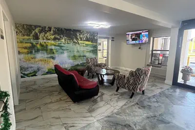 Photo 3 - Clarion Pointe Alachua - Gainesville Area