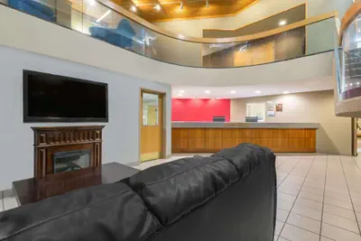 Photo 4 - Ramada by Wyndham Columbus North