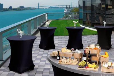 Photo 3 - Detroit Marriott at the Renaissance Center