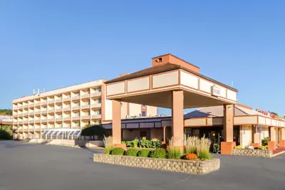 Photo 2 - Quality Inn West Springfield
