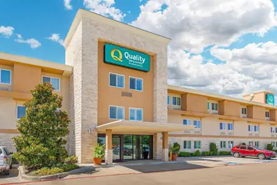 Photo 2 - Quality Inn & Suites Plano East - Richardson